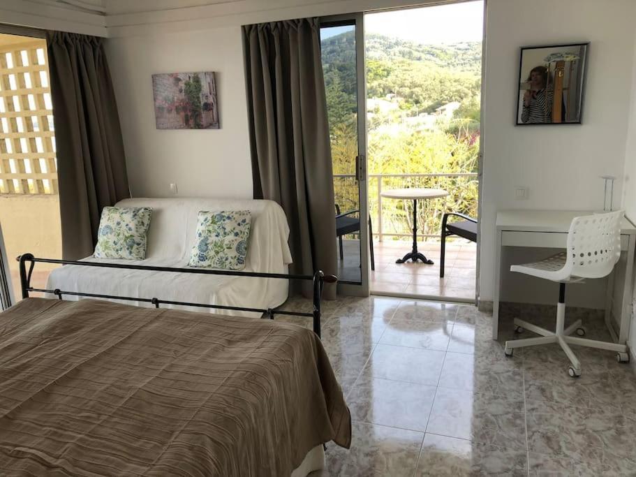 Sea View Apartment With Swimning Pool Mesongí Dış mekan fotoğraf