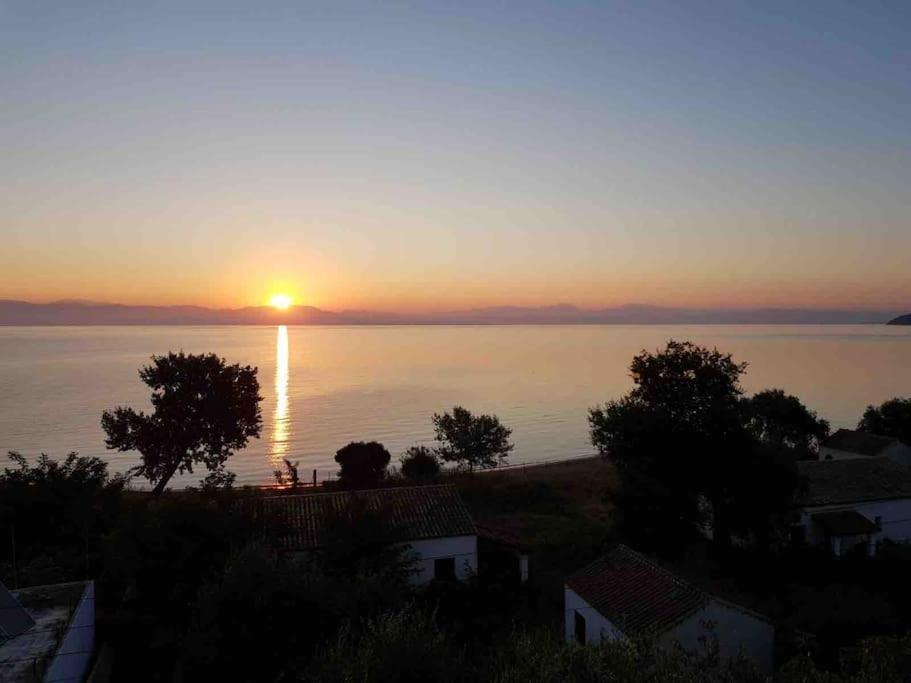Sea View Apartment With Swimning Pool Mesongí Dış mekan fotoğraf